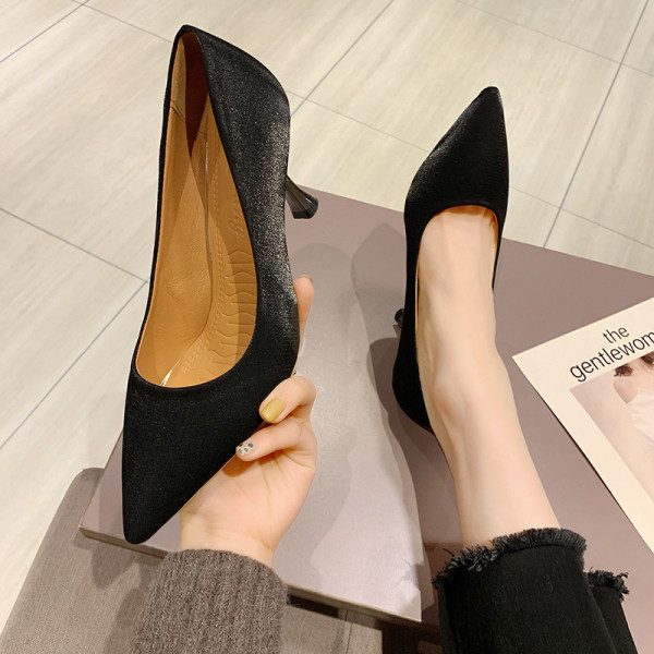 Paprasto modelio stilingi moteriški batai plonais kulnais