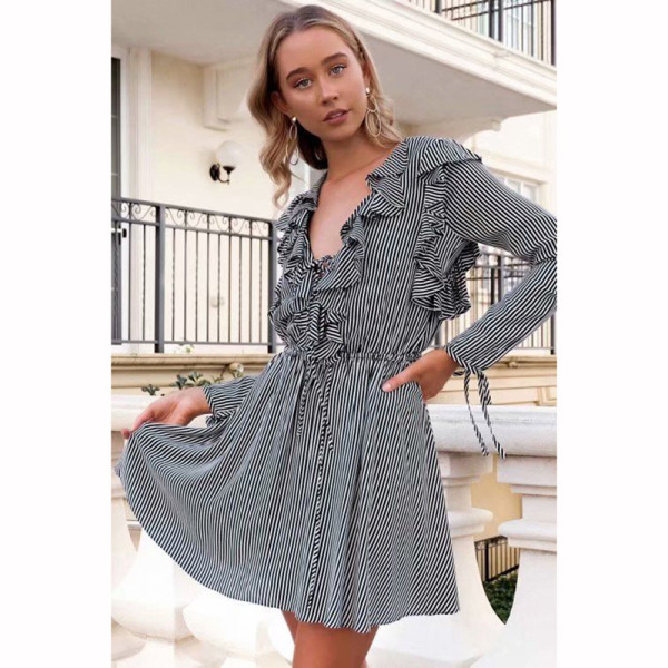 Moderni moteriška trumpa dryžuota suknelė ilgomis rankovėmis ir gilia iškirpte