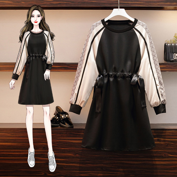 Šiuolaikinė moteriška odinė suknelė ilgomis rankovėmis ir dydžiai iki 5XL