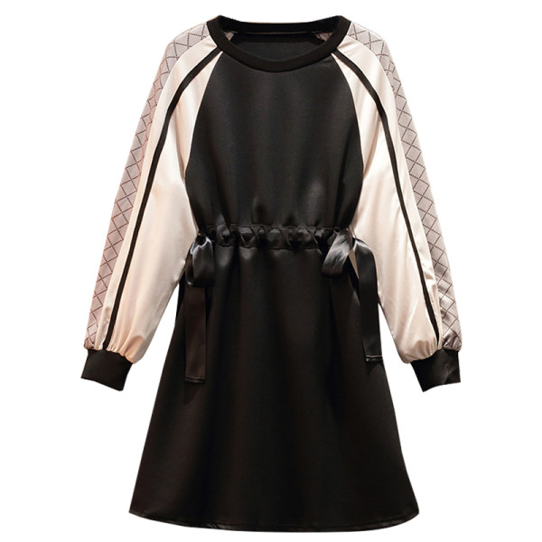 Šiuolaikinė moteriška odinė suknelė ilgomis rankovėmis ir dydžiai iki 5XL