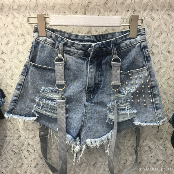 Naujo modelio moteriški šortai su petnešėlėmis ir metalinėmis akutėmis
