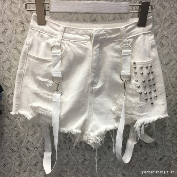 Naujo modelio moteriški šortai su petnešėlėmis ir metalinėmis akutėmis