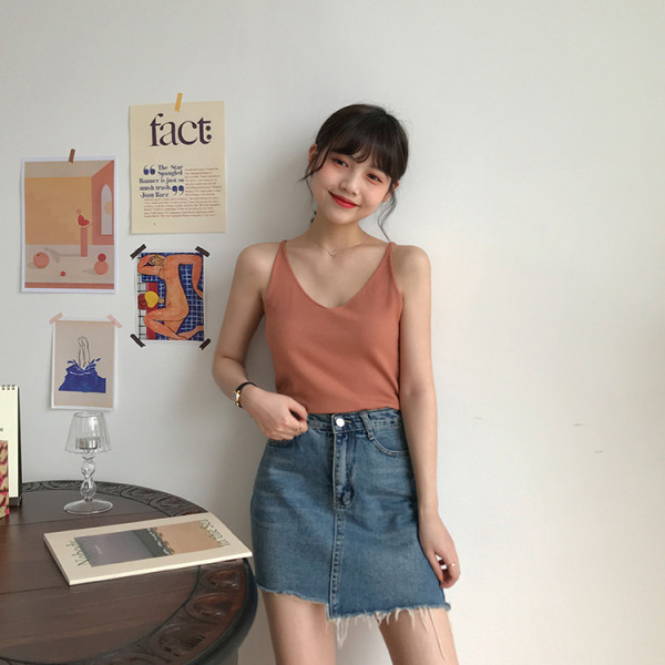 Kasdieniai moteriški marškinėliai su špico iškirpte