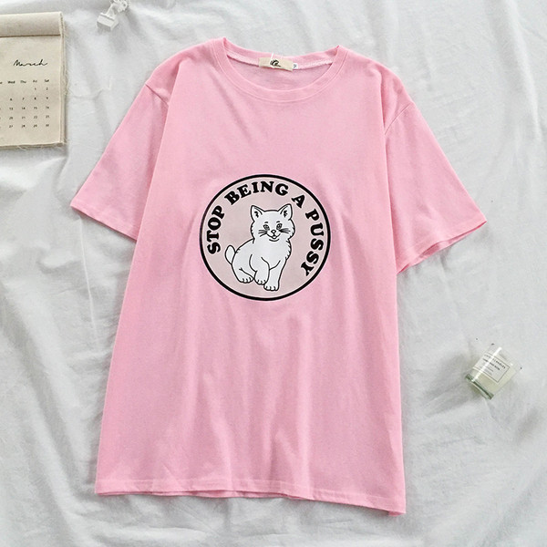 Modernūs moteriški marškinėliai su aplikacijomis ir ovalia iškirpte