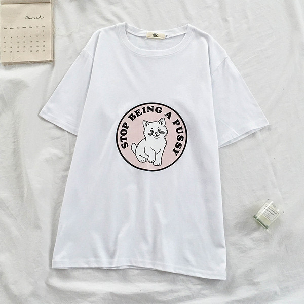 Modernūs moteriški marškinėliai su aplikacijomis ir ovalia iškirpte