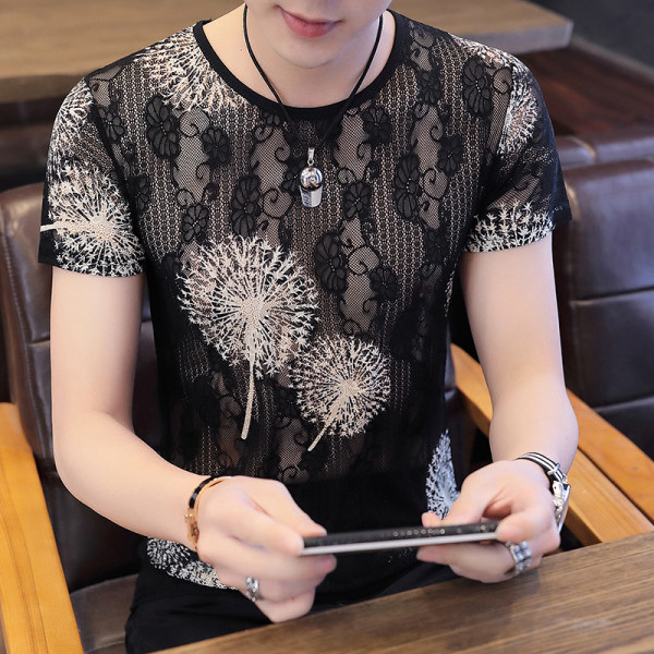 Modernūs vyriški marškinėliai apvalia iškirpte ir trumpomis rankovėmis