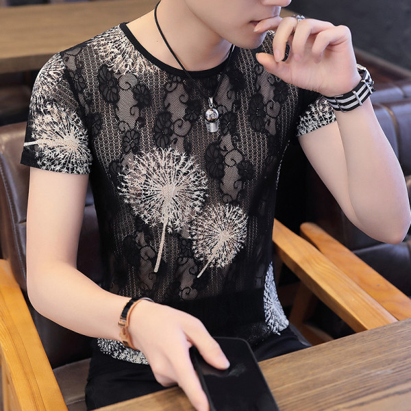 Modernūs vyriški marškinėliai apvalia iškirpte ir trumpomis rankovėmis