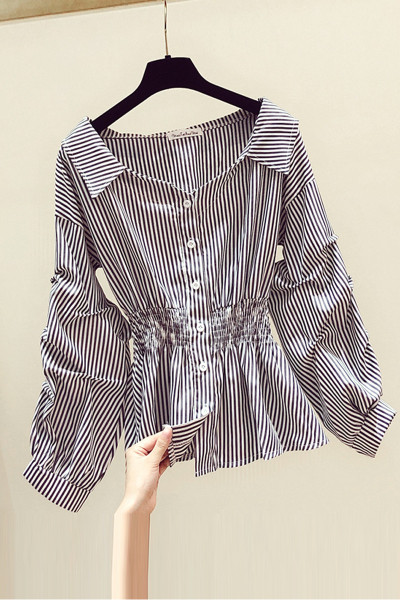 Naiste triibuline särk spitsikaelusega ja pikkade varrukatega