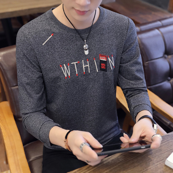 Lezser férfi blúz kerek nyakkivágással és hímzéssel