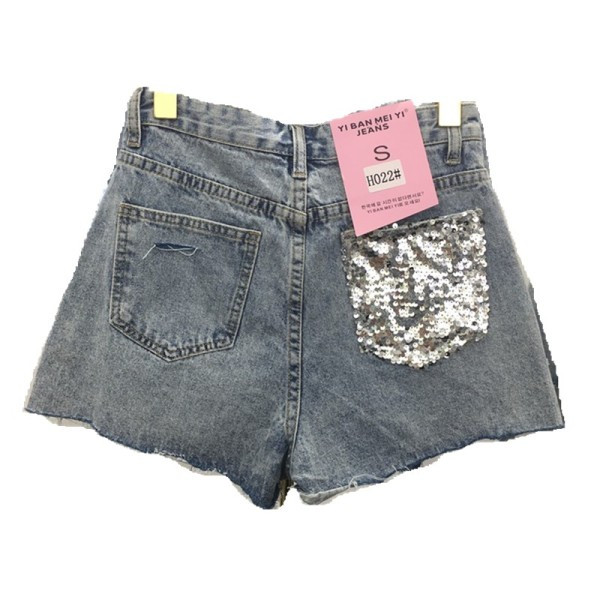 Moteriški modernūs džinsiniai šortai su blizgučiais ant kišenės