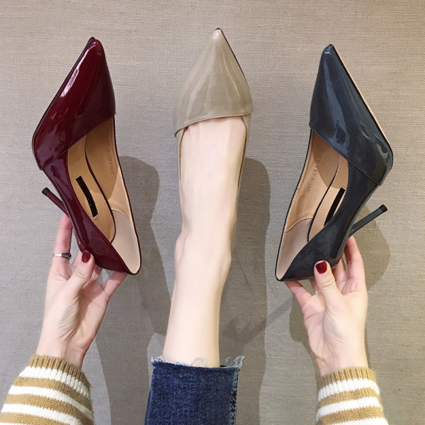 Öko-nahast stiilsed naiste kingad õhukese 8,5 cm kontsaga