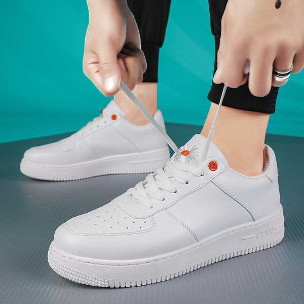 Tenisi casual barbati din piele ecologica cu talpa plata si broderie