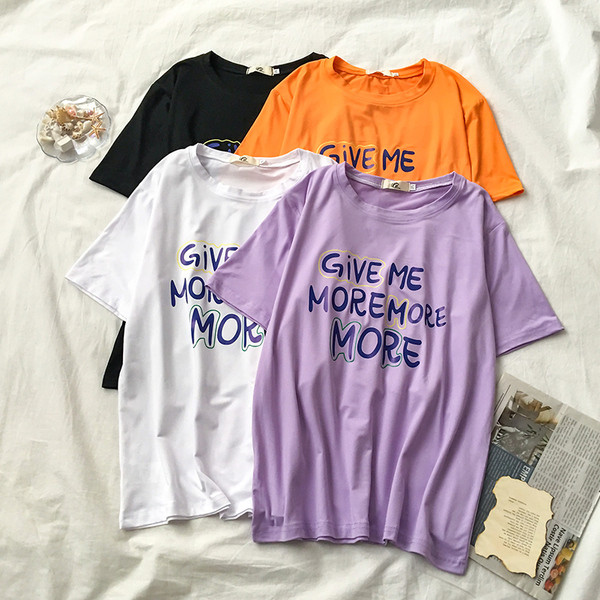 Modernūs moteriški marškinėliai su užrašais ir apvalia iškirpte