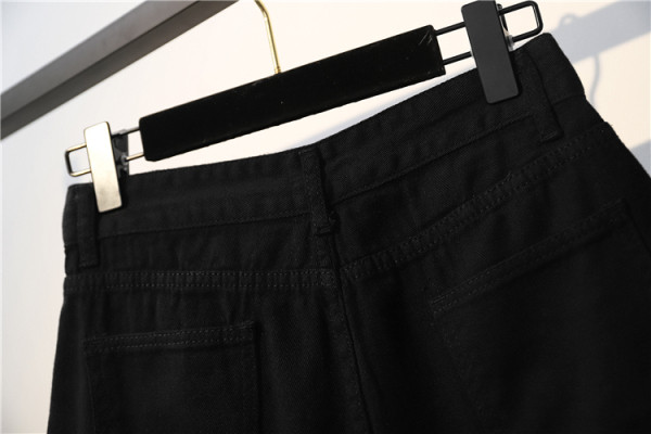 Didelio dydžio moteriški džinsiniai šortai aukštu juosmeniu ir suplėšytais motyvais