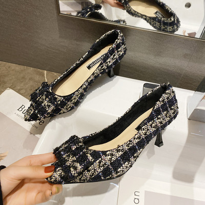 Moteriški languoti batai plonais kulnais ir kaspinu