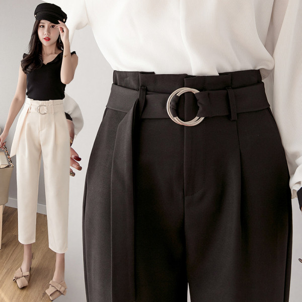 Moteriškos kelnės aukštu juosmeniu ir diržu