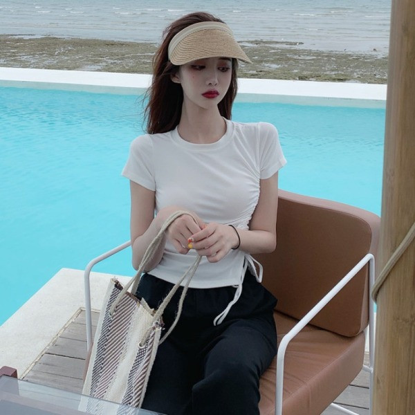 Laisva moteriška palaidinė su kaklaraiščiais ir trumpomis rankovėmis