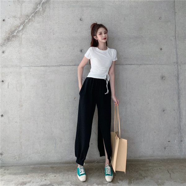 Laisva moteriška palaidinė su kaklaraiščiais ir trumpomis rankovėmis