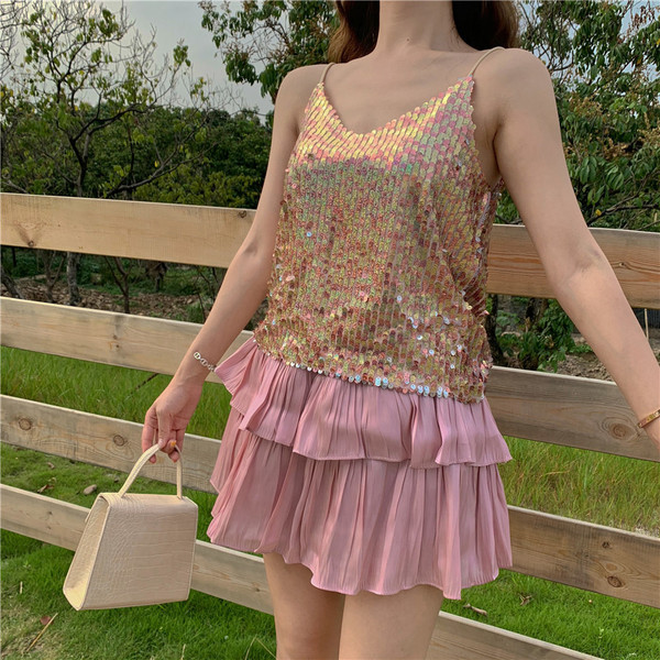 Modernus moteriškas apatinis trikotažas su blizgučiais ir plonais dirželiais