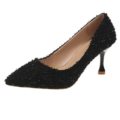 Moteriški šiuolaikiški batai smailaus modelio ir plonu kulnu