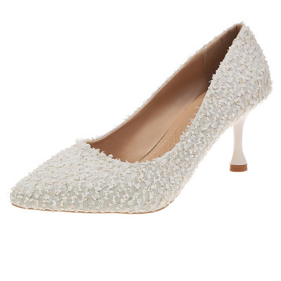 Moteriški šiuolaikiški batai smailaus modelio ir plonu kulnu