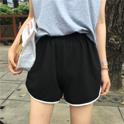 Short sports shorts with elastic waist