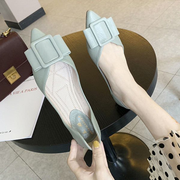 Lapos talpú női alkalmi cipő - hegyes modell