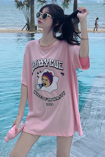 Moteriški laisvalaikio rožiniai marškinėliai su aplikacijomis