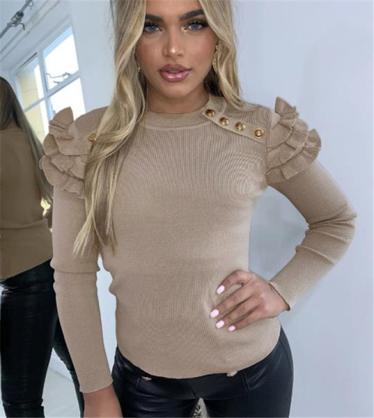 Įprasta moteriška palaidinė ilgomis rankovėmis ir ovalia iškirpte