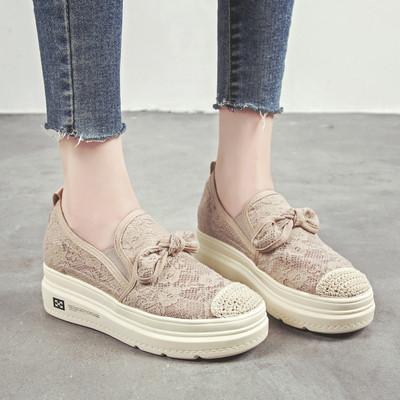 Laisvalaikio moteriški batai plokščiu padu ir kaspinu