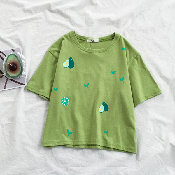 Laisva moteriška palaidinė su aplikacijomis ir apvalia iškirpte