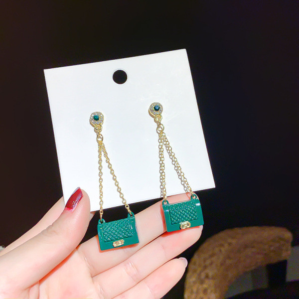 Šiuolaikiški moteriški maišelio formos auskarai