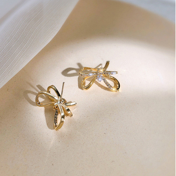 Auksiniai moteriški auskarai, juostelės formos