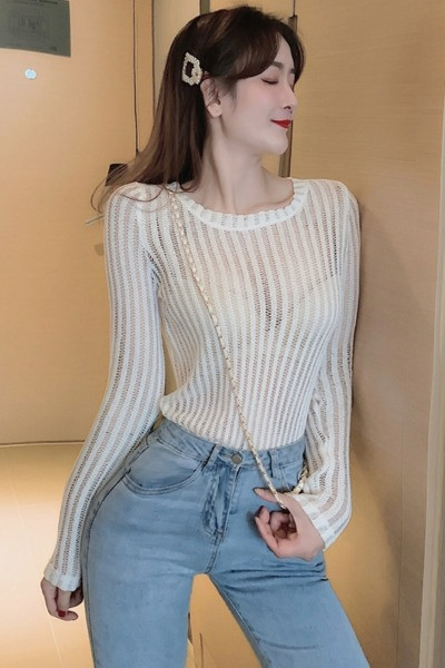 Moteriška pavasarinė permatoma palaidinė iš plono mezgimo