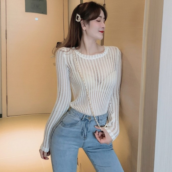 Moteriška pavasarinė permatoma palaidinė iš plono mezgimo