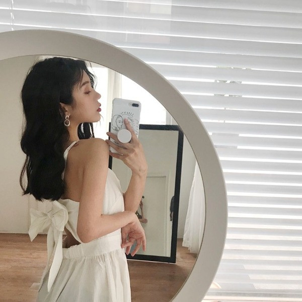 Дамска ежедневна рокля с панделка на гърба