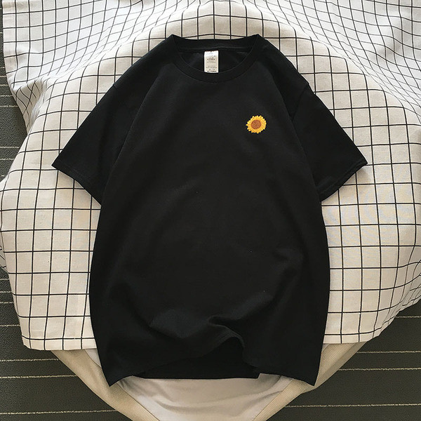 Vyriški laisvalaikio marškinėliai trumpomis rankovėmis ir saulėgrąžos formos aplikacijomis