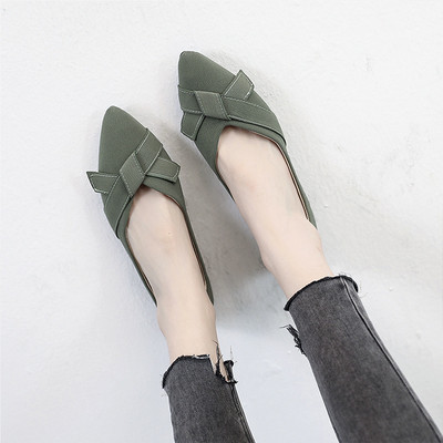 Laisvalaikio moteriški batai plokščiu padu ir kaspinu