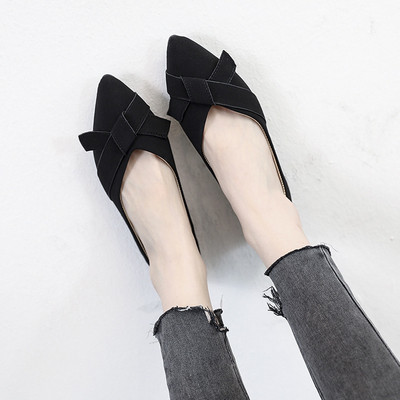 Laisvalaikio moteriški batai plokščiu padu ir kaspinu