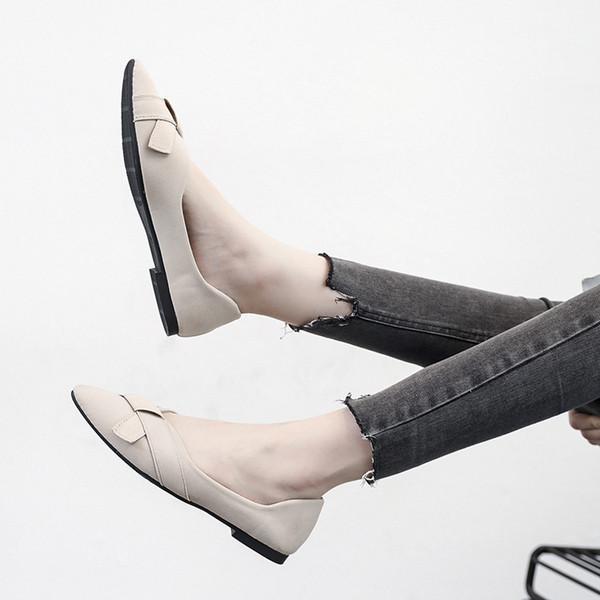 Laisvalaikio moteriški batai plokščiu padu ir kaspinu