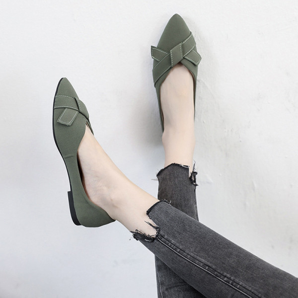 Laisvalaikio moteriški batai plokščiu padu ir kaspinu