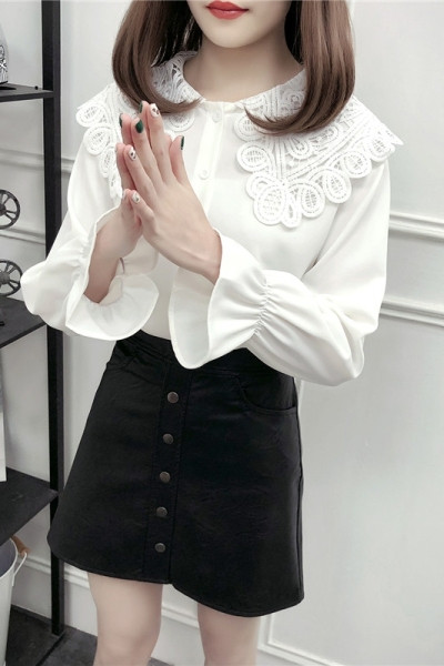 Šiuolaikiški moteriški marškiniai su nėriniuota apykakle ir lotoso rankovėmis