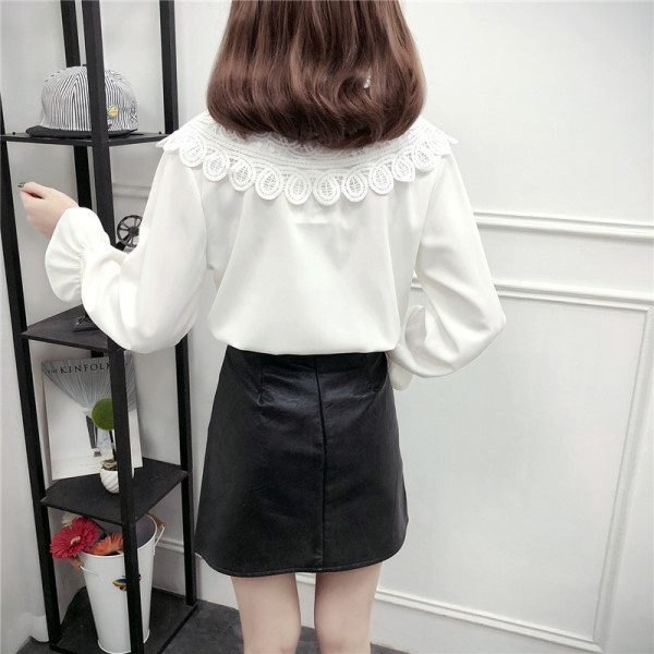 Šiuolaikiški moteriški marškiniai su nėriniuota apykakle ir lotoso rankovėmis