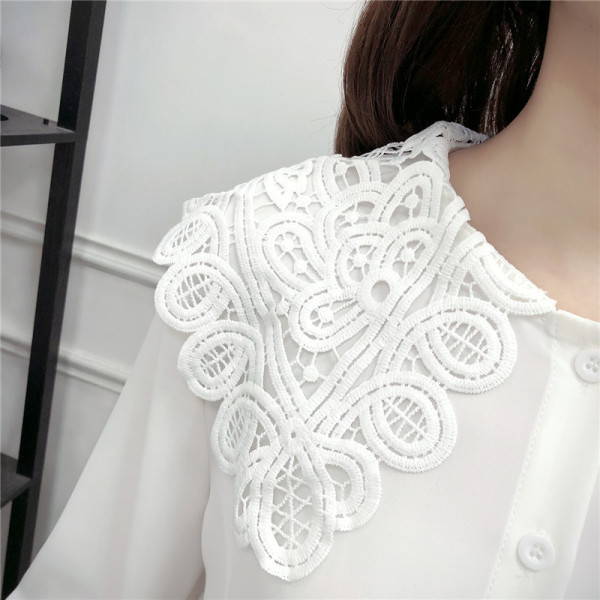 Šiuolaikiški moteriški marškiniai su nėriniuota apykakle ir lotoso rankovėmis