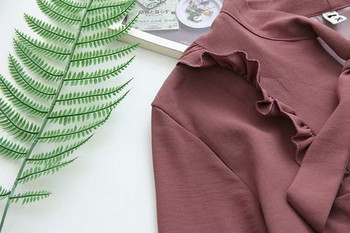 Moderni moteriška trumpa suknelė ilgomis rankovėmis ir kaspinu