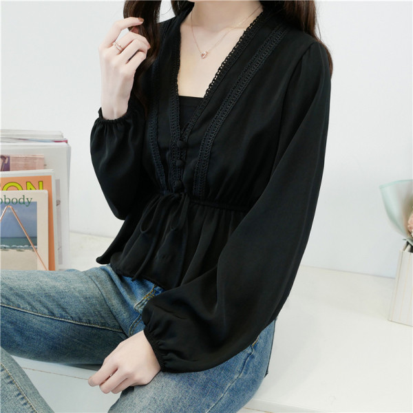 Naujo modelio moteriška palaidinė su špico iškirpte ir ilgomis rankovėmis