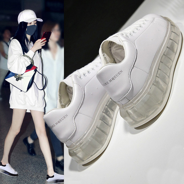 Tenisi actuali de dama cu talpa inalta colorata