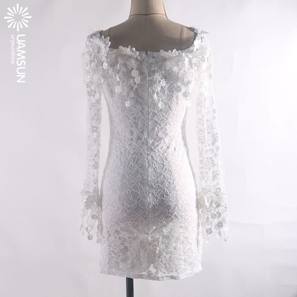 Stilinga moteriška trumpa suknelė su nėriniais ir ilgomis rankovėmis