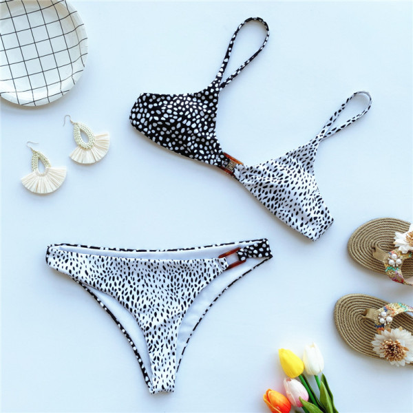 Dvodijelni kupaći kostim s tankim naramenicama u crnoj i bijeloj boji