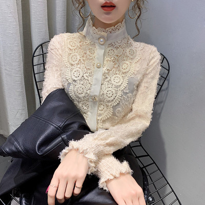 Moteriški nėriniuoti marškiniai su pusiau aukšta apykakle ir perlamutrinėmis sagomis